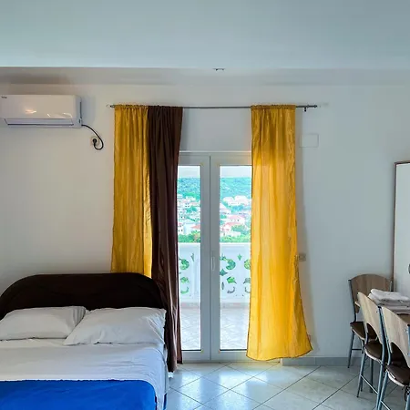Apartment Ruzmarin *